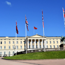 Det norske flagget pynter Slottsplassen. Foto: Liv Anette Luane, Det kongelige hoff